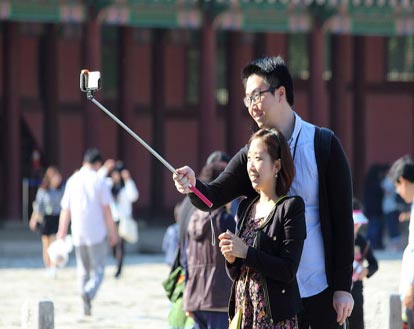 ‘Selfie Sticks’ Reportedly Interfere with Electronic Devices